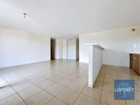 location appartement 3 pièces à la roche-sur-yon centre ville (85000) : à louer 3 pièces /