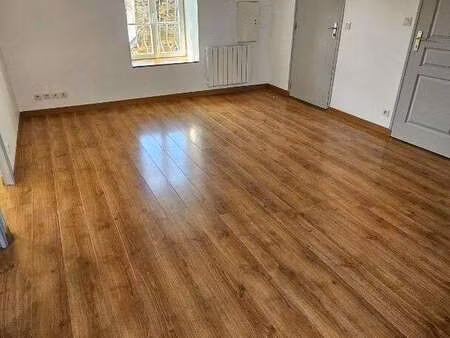 location appartement 3 pièces à lanvallay (22100) : à louer 3 pièces / 40m² lanvallay
