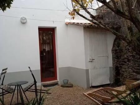 clisson - a louer charmante petite maison