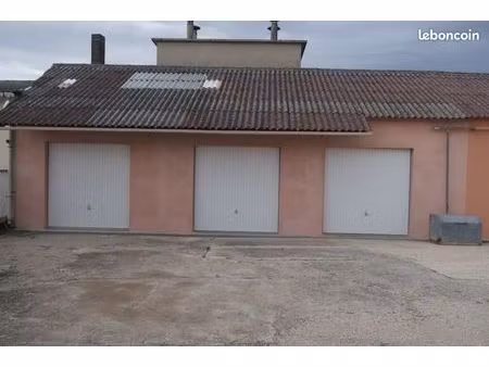 grand garage de 29 m2
