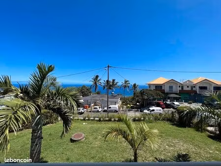 t3 lumineux entièrement meublé et équipé avec terrasse vue sur l’océan
