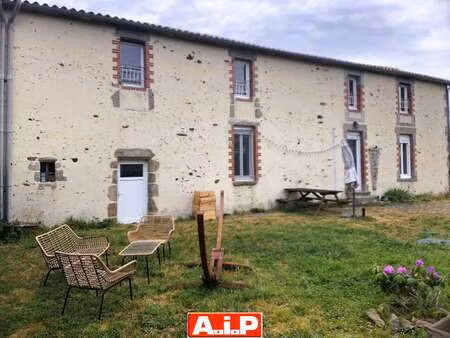 vente maison à pouzauges (85700) : à vendre / 126m² pouzauges