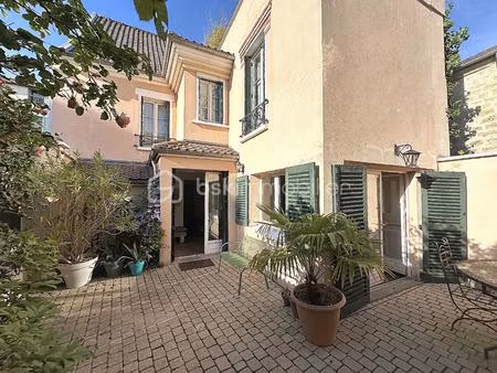 maison de 150 m² à le mesnil-le-roi