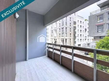 bassins à flots – t2 avec extérieur et parking dans résidence récente