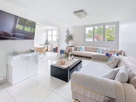 ? à vendre – appartement 4 pièces entièrement rénové à carbon-blanc (33)