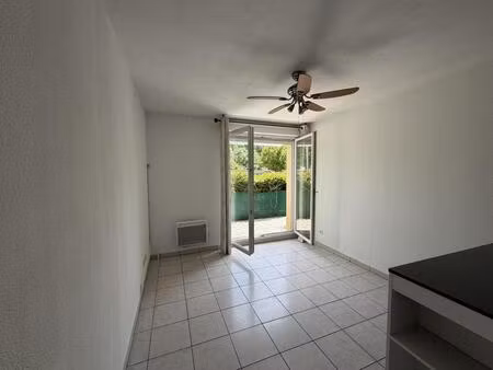 f2 - 32.7m ²