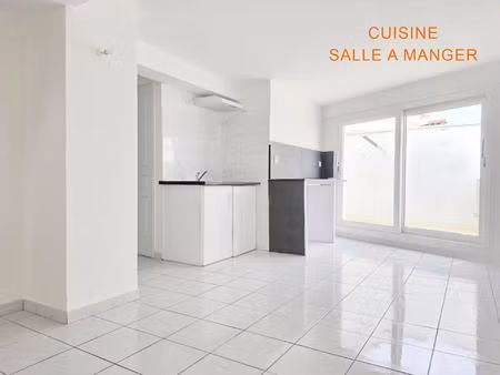 appartement f2 de 39m2 avec terrasse - emplacement stratégique
