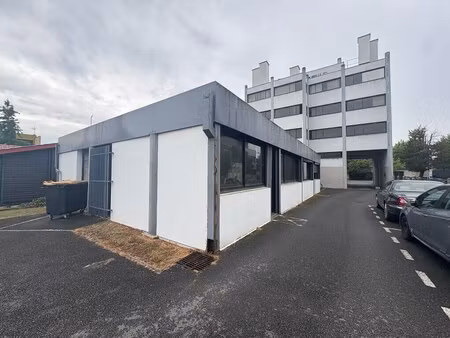location bureaux 72 m²
