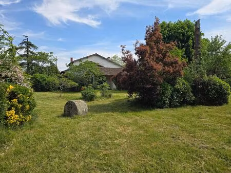 maison familiale de 218 m² habitables sur 3000 m² de terrain arboré