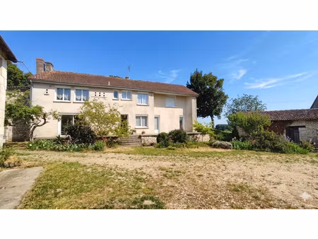 ancienne ferme a renover avec fort potentiel