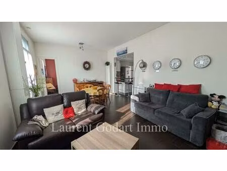 maison de plain pied avec 2 chambres + dépendance