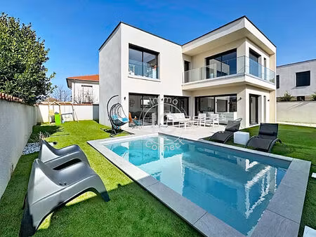 élégante maison contemporaine avec piscine