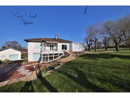 maison à vendre 8 pièces proche de pont de vaux (01)