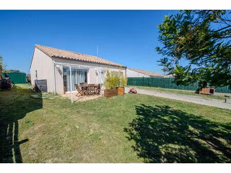 maison de plain pied avec joli jardin sans vis a vis
