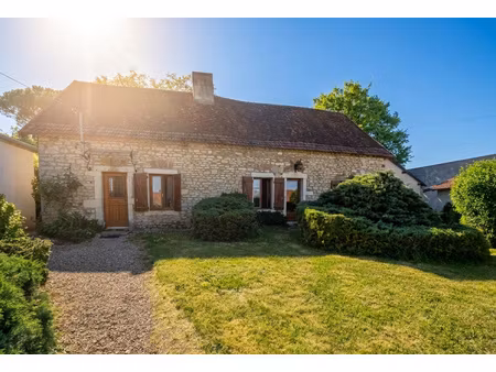 maison en pierres à rénover de 88m2 avec dépendances sur ter
