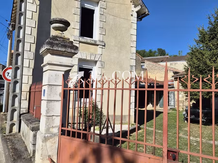 maison de village 85 + 25m2 sur parcelle de 570m2