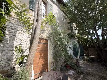 maison de ville avec extérieur et studio indépendant