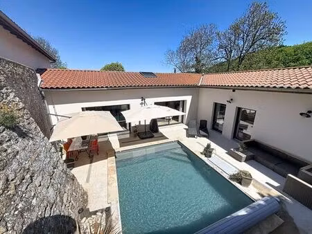 maison de luxe 6 chambres en vente à valfleury  france