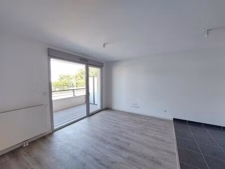 appartement 2 pièces avec balcon à joué-lès-tours