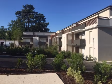 t2 parempuyre avec balcon et parking