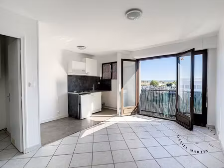 studio dans petite residence