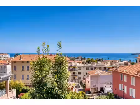 beaulieu-sur-mer - 2 pièces rénové avec vue mer