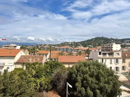 beau deux pieces avec parking a deux pas des plages
