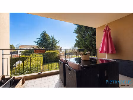 beau t4 avec terrasses et box fermé