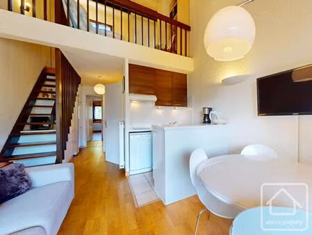 duplex  2 chambres  2 salles de bain  2 wc  vue sur les pistes