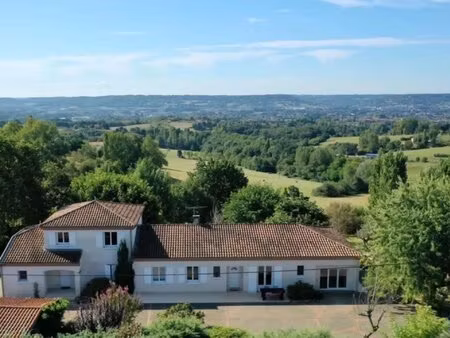 grande propriété avec piscine et de superbes vues