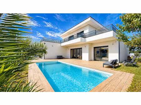 vente maison 6 pièces  185.00m²  colomiers