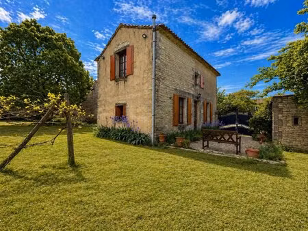maison de caractère avec grange et potentiel  proche saint-amant-de-boixe et angoulême