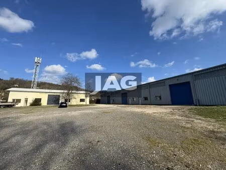 vente local d'activités 1 470 m²