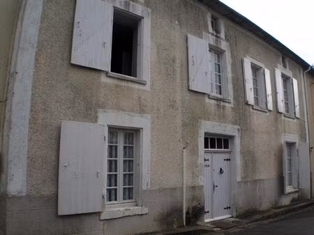 maison en pierre grand volume de pièces