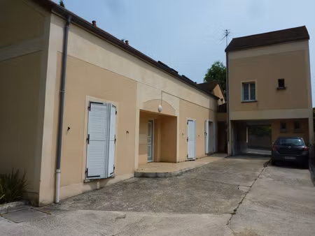 lumineux f2 en duplex  avec une très belle vue sur le château !