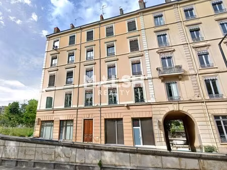 achat local professionnel 120m²