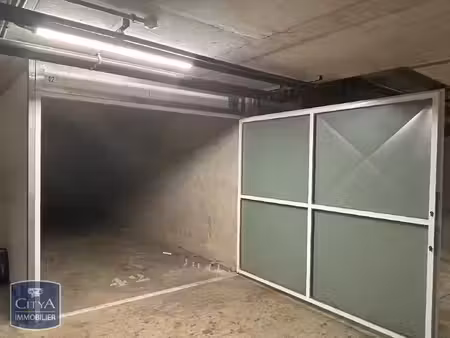 parking à louer 10 m² - cannes (06) - 150€