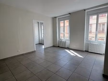 location appartement 2 pièces 41m² villeurbanne 69100