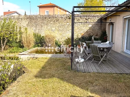 maison 6 pièces - 257 m²
