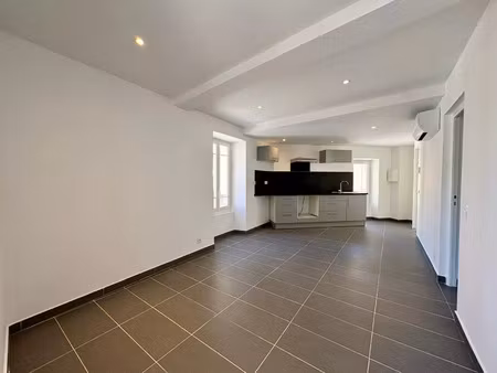 location appartement 2 pièces 37 m² à cuers (83390)