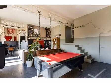 karaktervolle en lichtrijke loft met zonnig terras