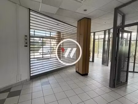 location commerce marseille 13008 185m²