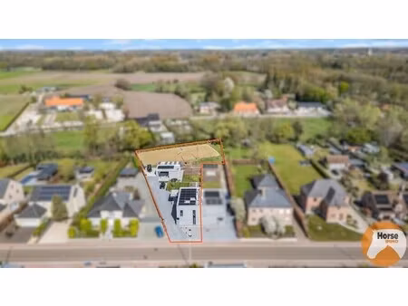 laakdal-moderne ben-woning met paardenfaciliteit op 24 5are