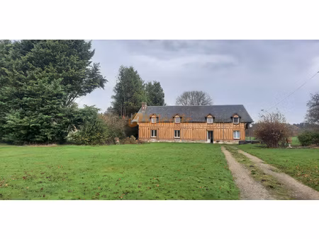 longère d'environ 140 m2 sur 5950 m2 de terrain dont 1100 co