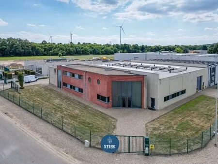 veelzijdig industriepand met instapklaar appartement te maasmechelen !