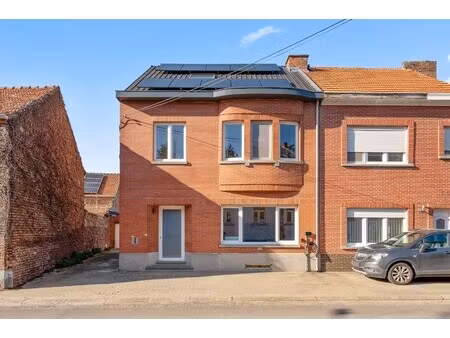 instapklare half open bebouw met 3 slaapkamers te goetsenhoven (tienen)