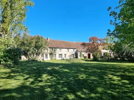 maison en pierre de 260 m² à egry