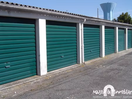 a louer à chateaubernard - garage à louer