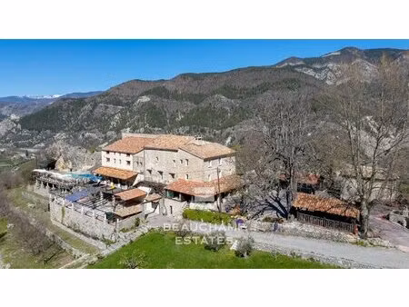 achat maison 18 pièces 1 000m² digne les bains 04000