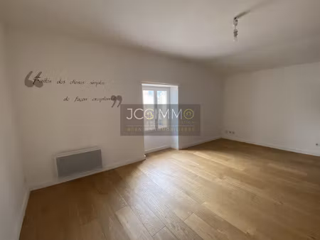 location appartement 2 pièces 29m² gonfaron 83590